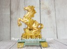 Vua ngựa vàng trên nguyên bảo vàng LN136